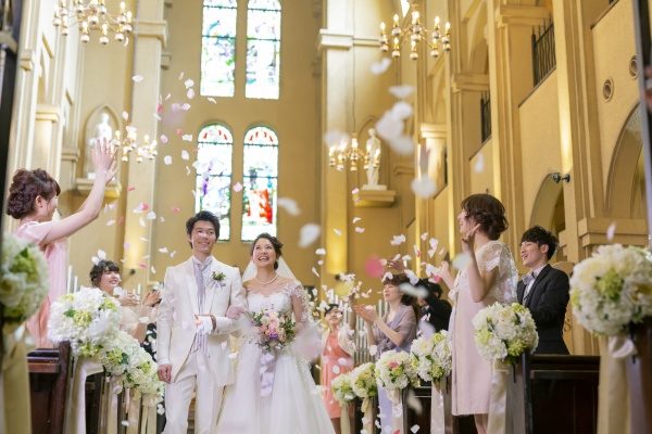 チャペル キリスト教式の豆知識 牧師 と 神父 の違い スタッフブログ 山形県酒田市の結婚式場 ベルナール酒田