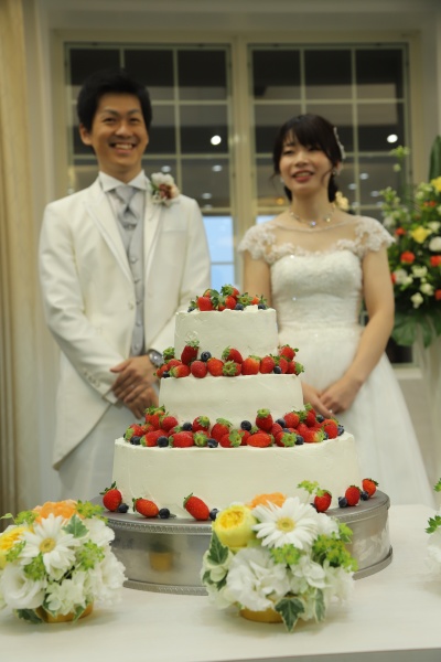 結婚式には欠かせないウエディングケーキに込められた意味♪